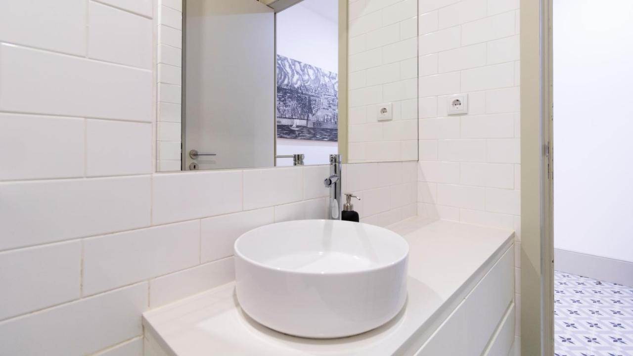 Central Stunning Duplex W/ Patio By Lovelystay Porto Eksteriør billede