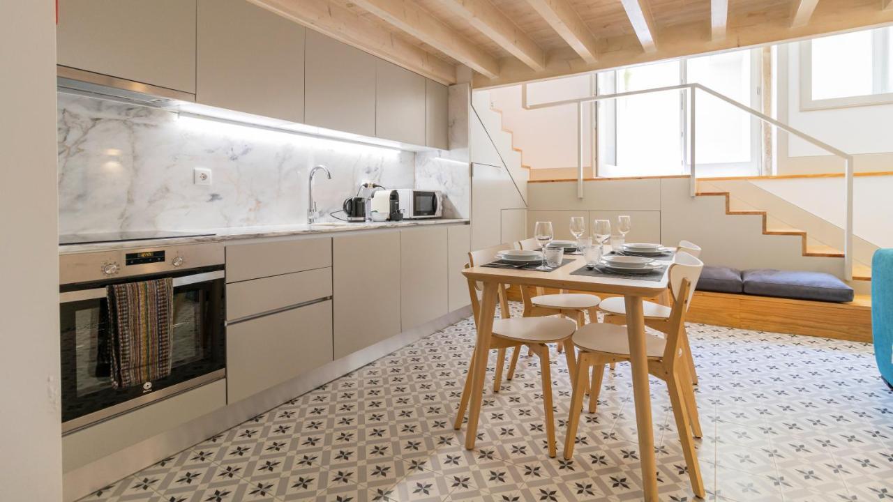 Central Stunning Duplex W/ Patio By Lovelystay Porto Eksteriør billede
