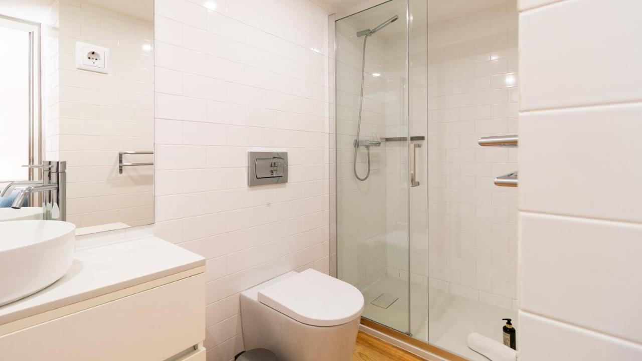 Central Stunning Duplex W/ Patio By Lovelystay Porto Eksteriør billede